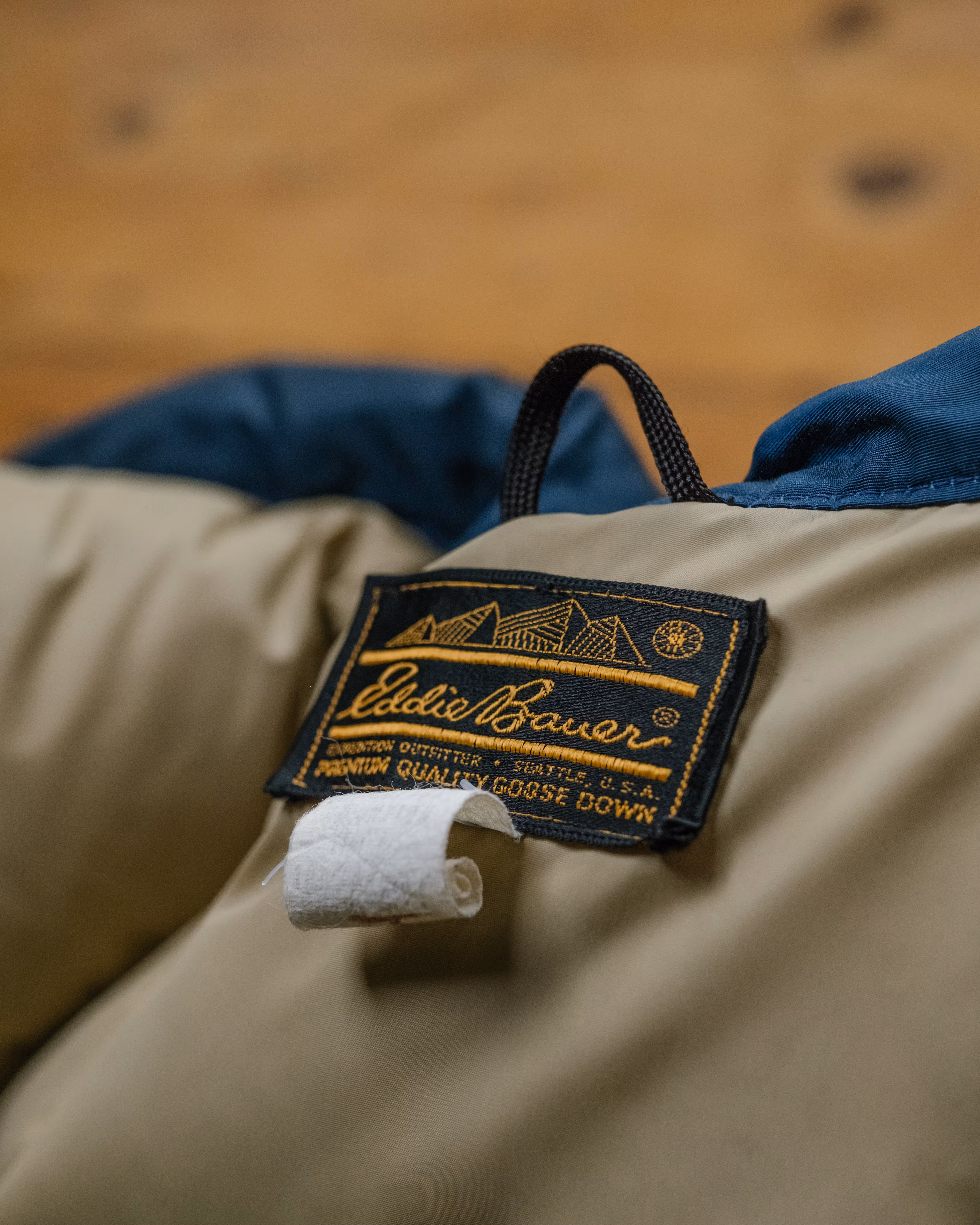 1980s Eddie Bauer Down Puffer Jacket (Made in USA) detail 1